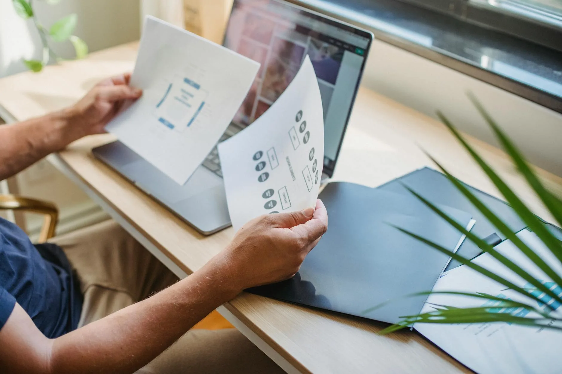 Photo by Amina Filkins on Pexels | Cara Membuat Website Bisnis illustration