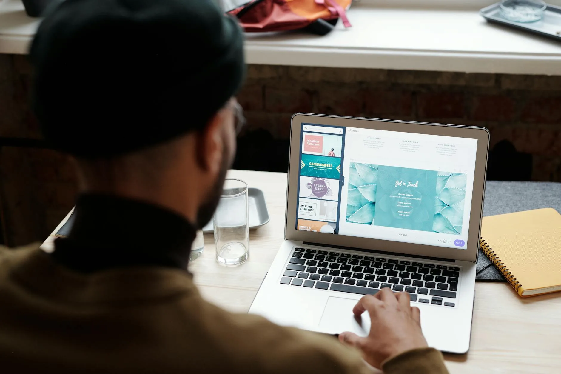 Photo by Tony Schnagl on Pexels | Belajar Membuat Toko Online illustration