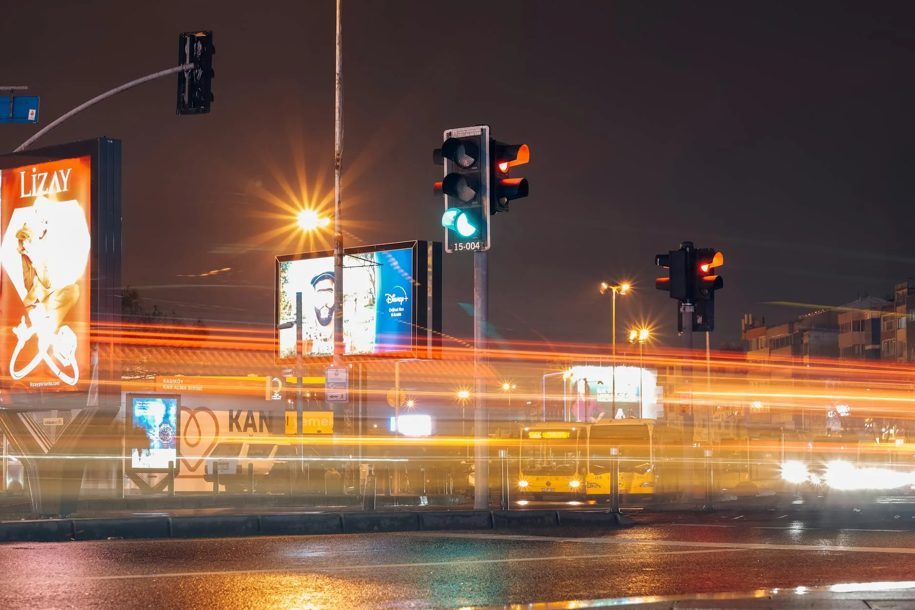 Photo by Tahir Osman on Pexels | Strategi Website Untuk Trafik illustration
