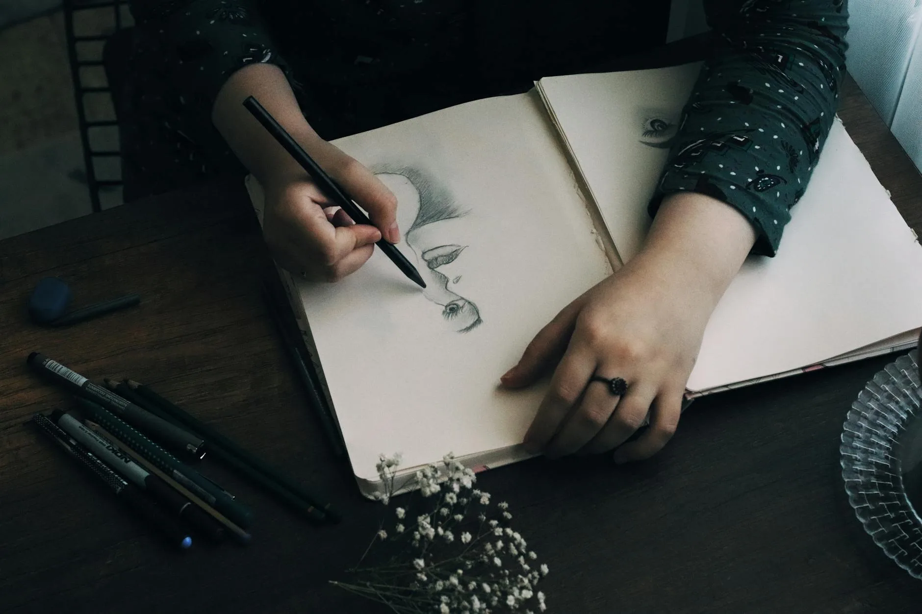 Photo by Merve on Pexels | Cara Membuat Artikel Berkualitas illustration